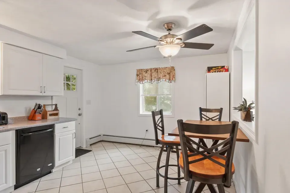 3 Bed 1 Bath Traditional Suburban Family Home in Manchester, NH - 5