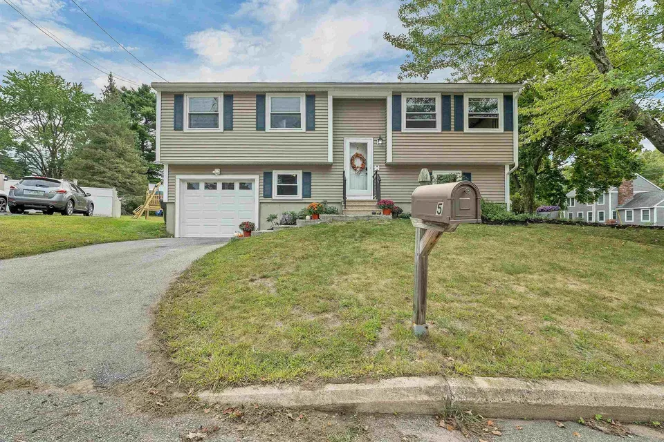 3 Bed 1 Bath Traditional Suburban Family Home in Manchester, NH - 1