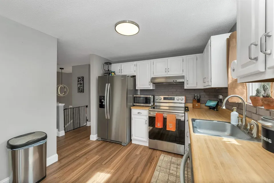 3 Bed 1 Bath Traditional Suburban Family Home in Manchester, NH - 5