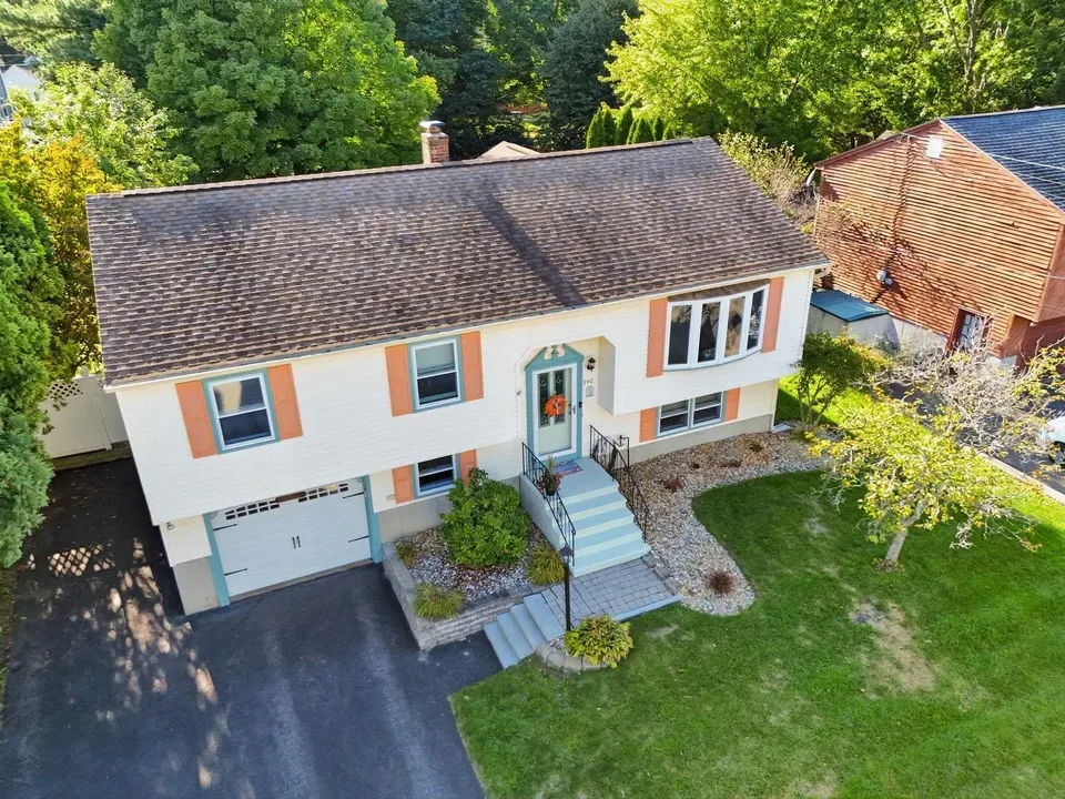 3 Bed 1 Bath Traditional Suburban Family Home in Manchester, NH - 2