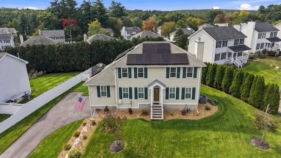 3 Bed 1 Bath Traditional Suburban Family Home in Manchester, NH - 3