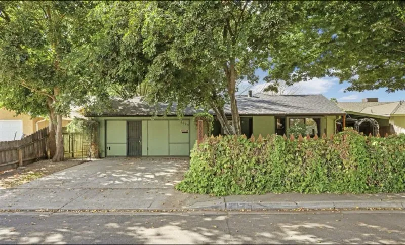 3 Bed 1 Bath Traditional Suburban Family Home in Modesto, CA