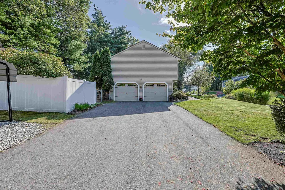 3 Bed 1 Bath Traditional Suburban Family Home in Nashua, NH - 5