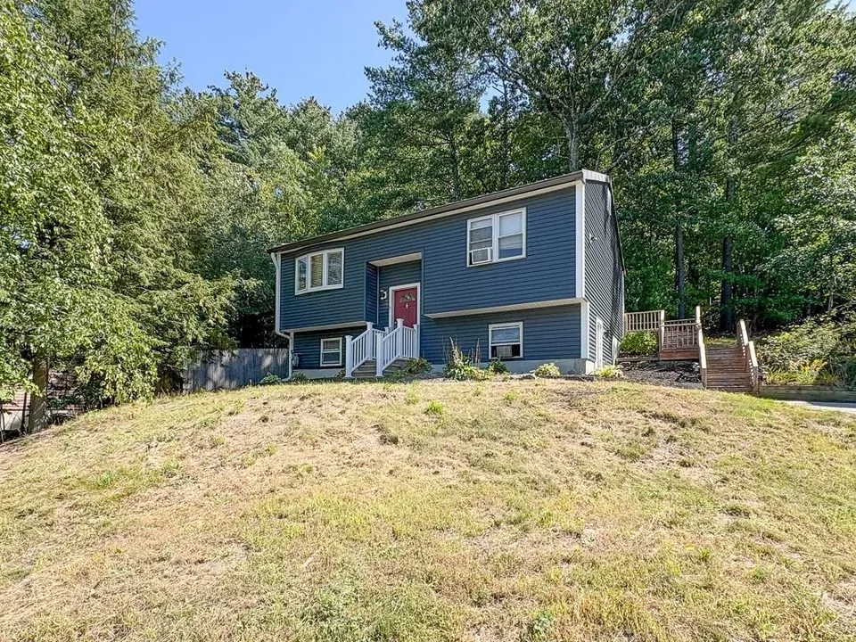 3 Bed 1 Bath Traditional Suburban Family Home in Nashua, NH - 1