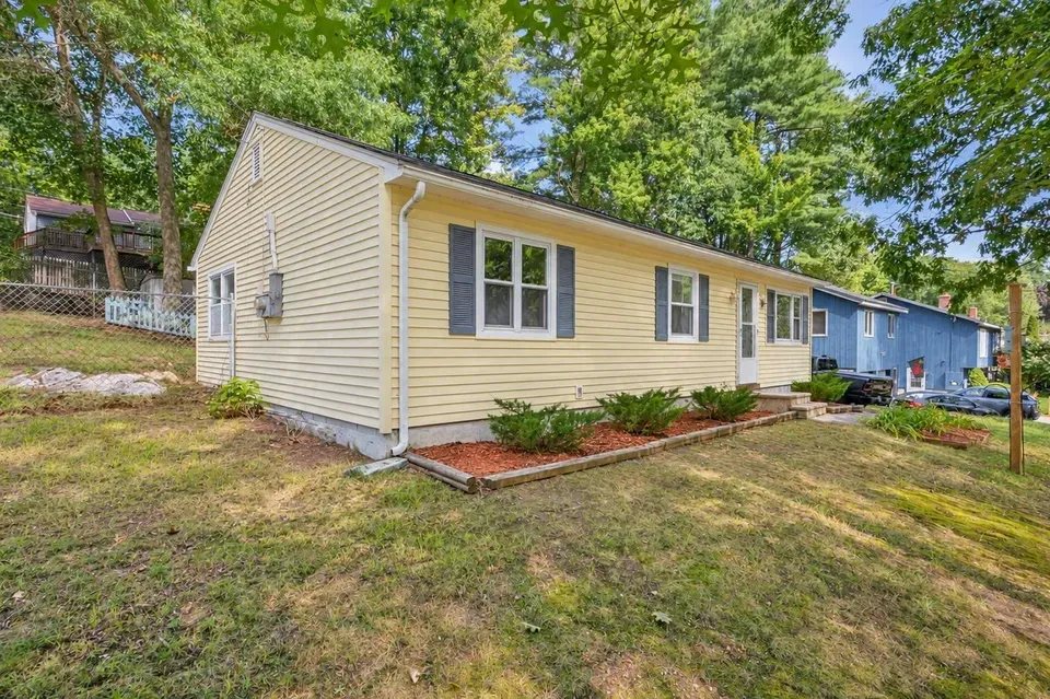 3 Bed 1 Bath Traditional Suburban Family Home in Nashua, NH - 2
