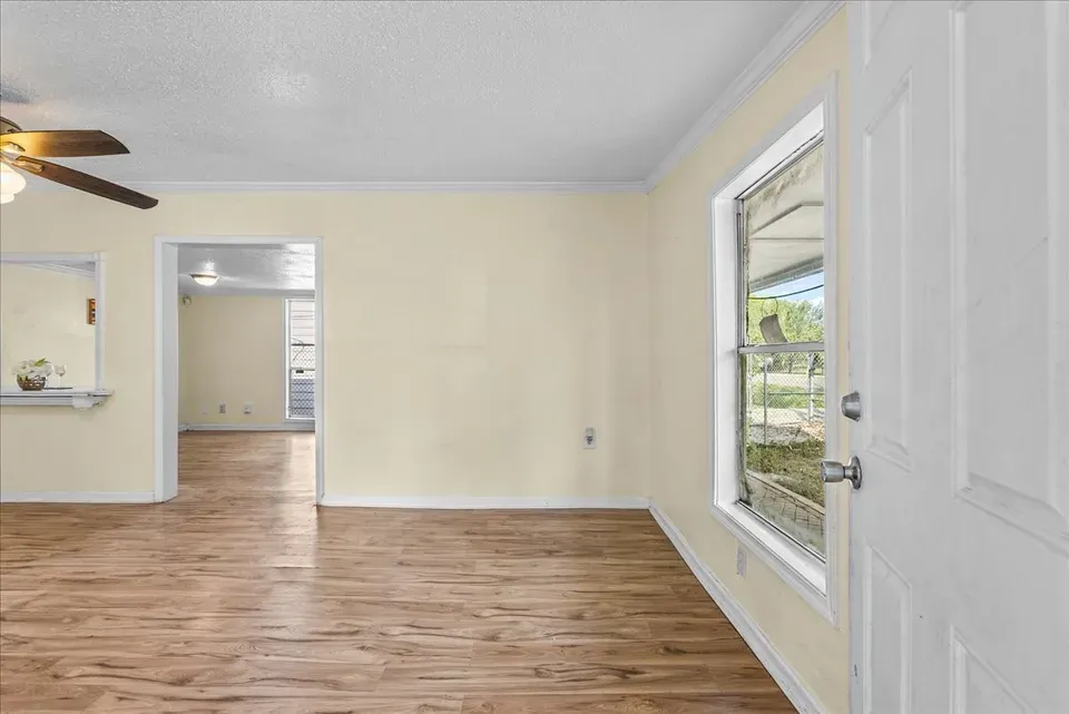3 Bed 1 Bath Traditional Suburban Family Home in Pearland, TX - 4
