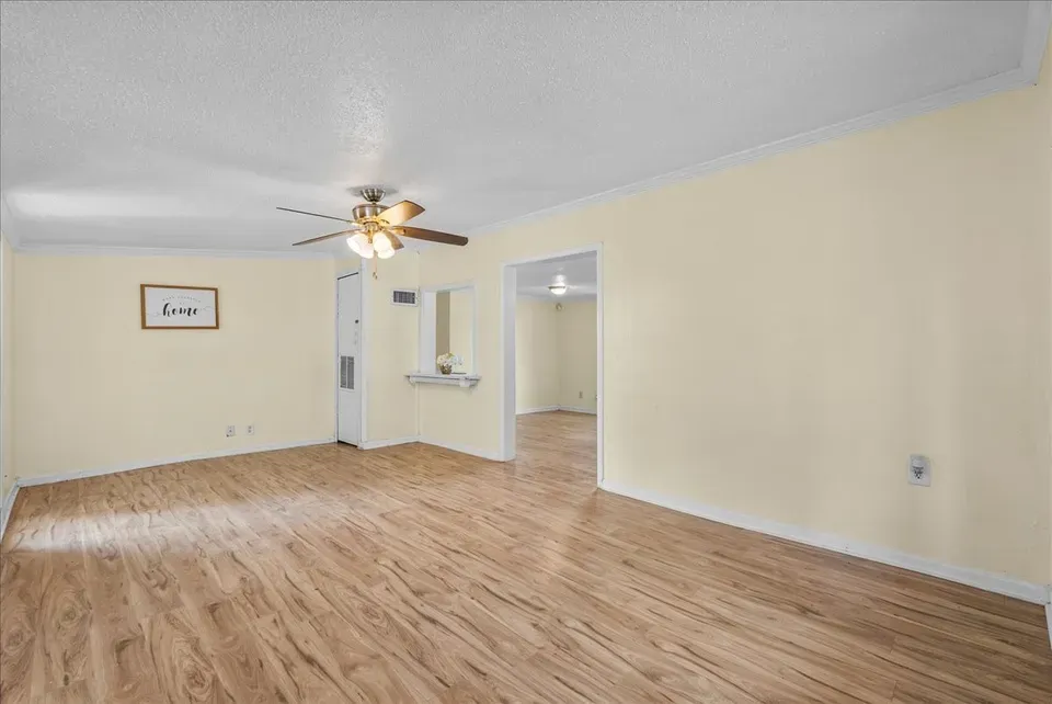 3 Bed 1 Bath Traditional Suburban Family Home in Pearland, TX - 5