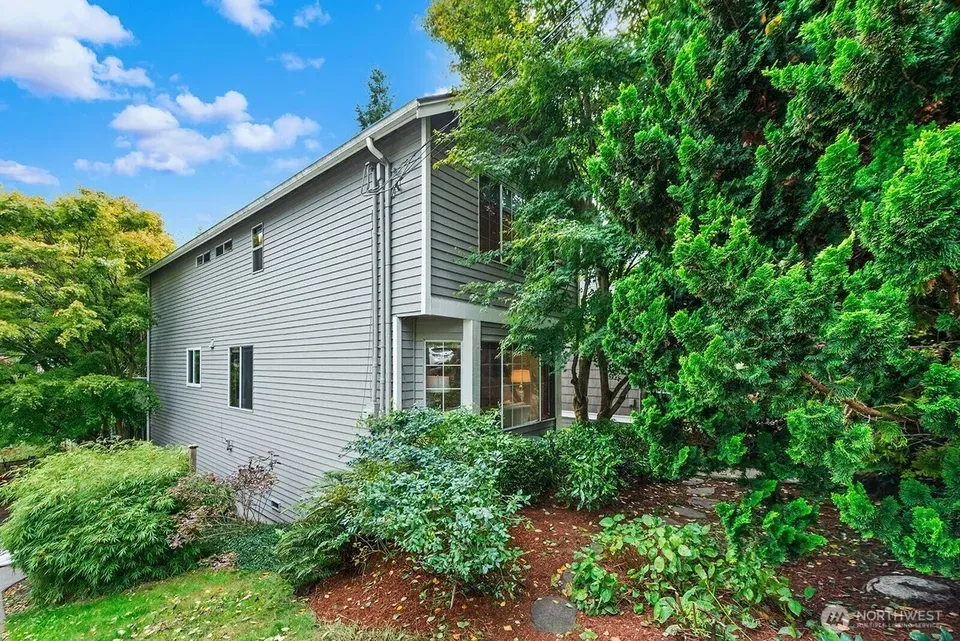 3 Bed 1 Bath Traditional Suburban Family Home in Seattle, WA - 3