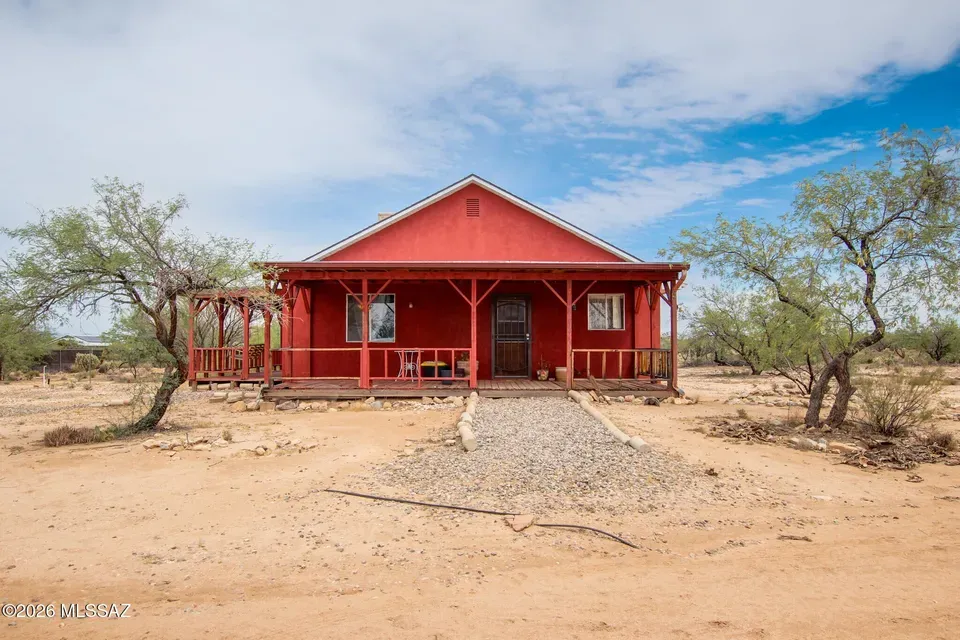 3 Bed 1 Bath Traditional Suburban Family Home in Tucson, AZ - 2