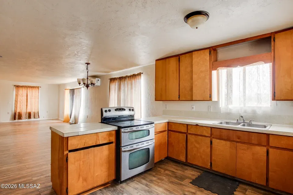 3 Bed 1 Bath Traditional Suburban Family Home in Tucson, AZ - 4