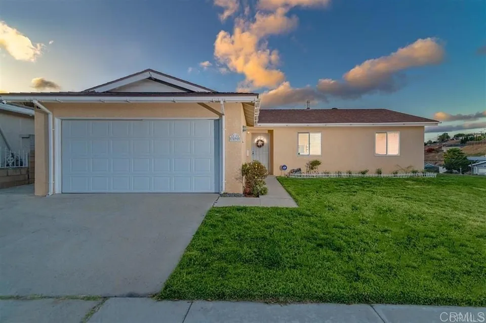 3 Bed 1 Bath Modern Farmhouse in San Diego, CA