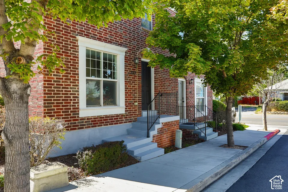 3 Bed 1 Bath Urban Luxury Row House in Salt Lake City, UT