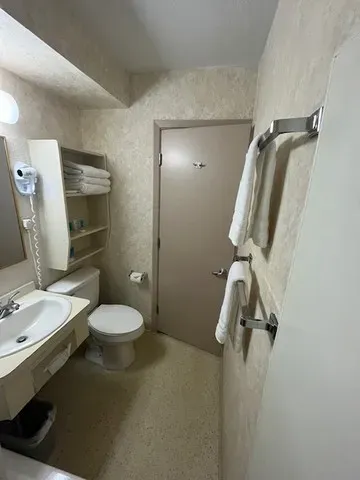 3 Bed 1 Bath Urban Residential Condo in Anchorage, AK - 2