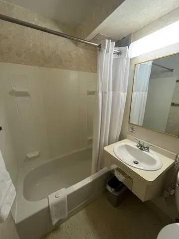 3 Bed 1 Bath Urban Residential Condo in Anchorage, AK - 3