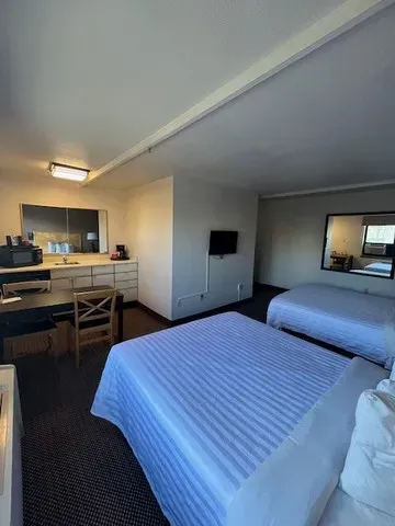 3 Bed 1 Bath Urban Residential Condo in Anchorage, AK - 4
