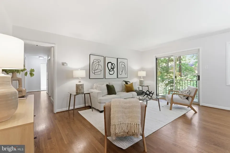 3 Bed 1 Bath Urban Residential Condo in Bethesda, MD - 1