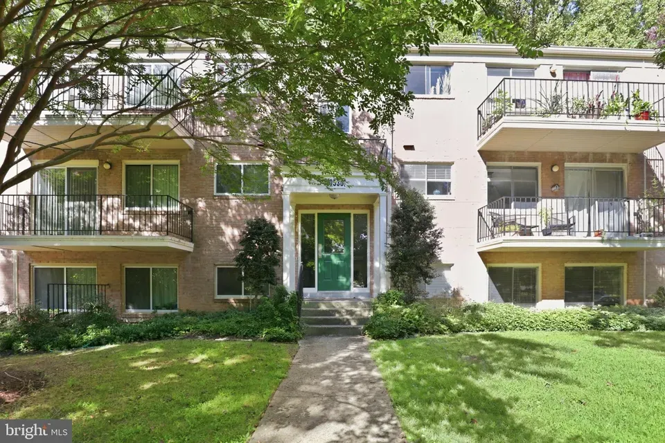 3 Bed 1 Bath Urban Residential Condo in Bethesda, MD - 5