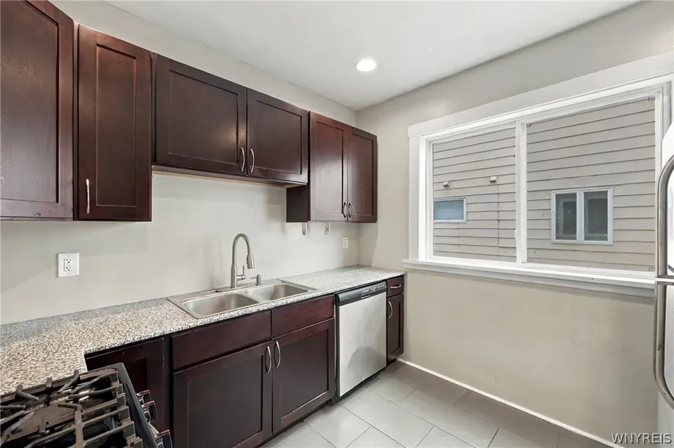 3 Bed 1 Bath Urban Residential Condo in Buffalo, NY - 4