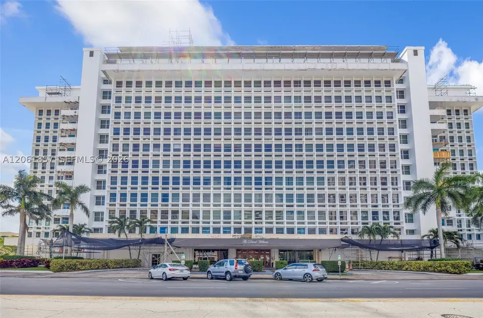 3 Bed 1 Bath Urban Residential Condo in Coral Gables, FL
