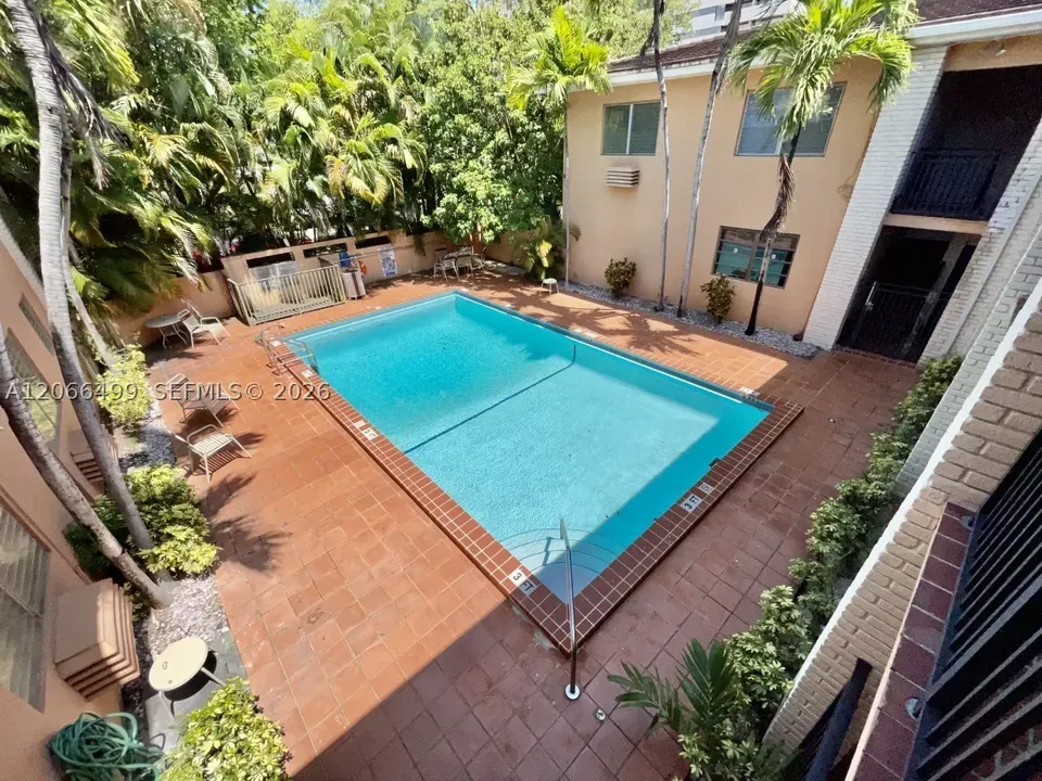 3 Bed 1 Bath Urban Residential Condo in Coral Gables, FL - 2