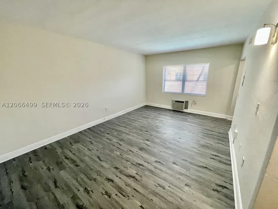 3 Bed 1 Bath Urban Residential Condo in Coral Gables, FL - 4