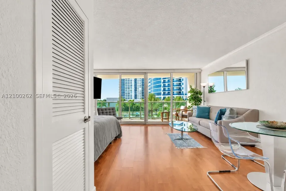 3 Bed 1 Bath Urban Residential Condo in Hollywood, FL - 4