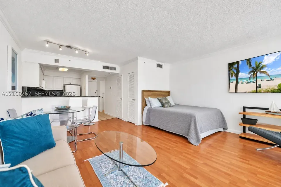 3 Bed 1 Bath Urban Residential Condo in Hollywood, FL - 5