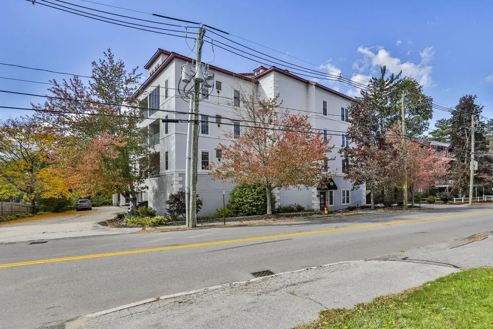 3 Bed 1 Bath Urban Residential Condo in Manchester, NH - 3