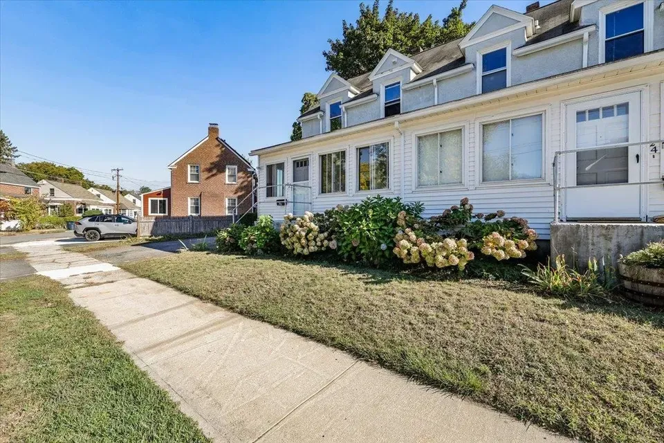3 Bed 1 Bath Urban Residential Condo in Nashua, NH - 2