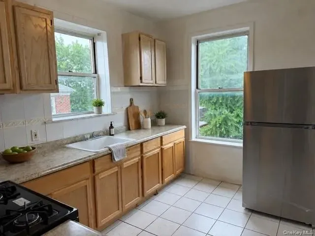 3 Bed 1 Bath Urban Residential Condo in New York, NY - 2