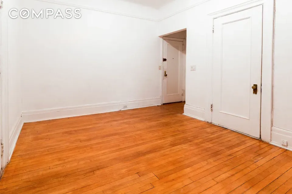 3 Bed 1 Bath Urban Residential Condo in New York, NY - 4