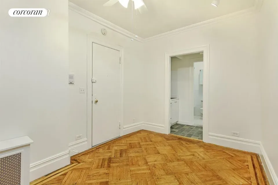 3 Bed 1 Bath Urban Residential Condo in New York, NY - 3
