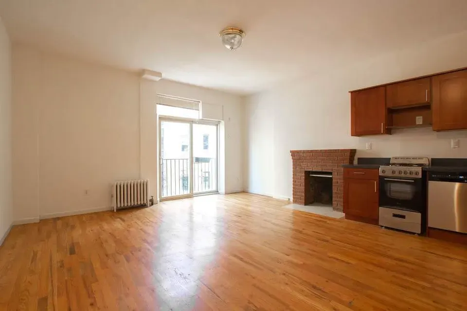 3 Bed 1 Bath Urban Residential Condo in New York, NY - 1