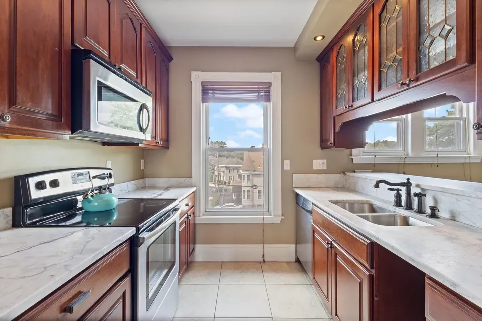 3 Bed 1 Bath Urban Residential Condo in Portland, ME - 4