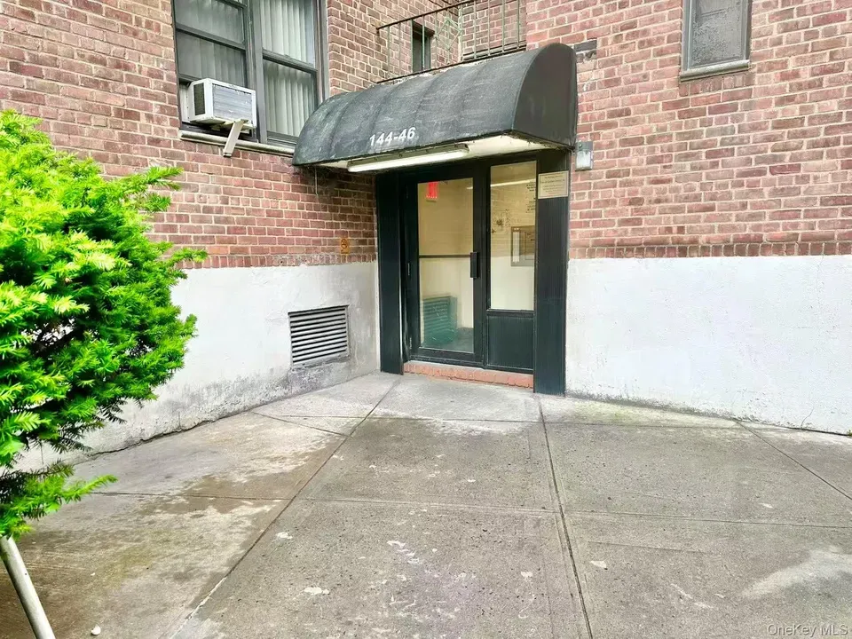 3 Bed 1 Bath Urban Residential Condo in Queens, NY - 1