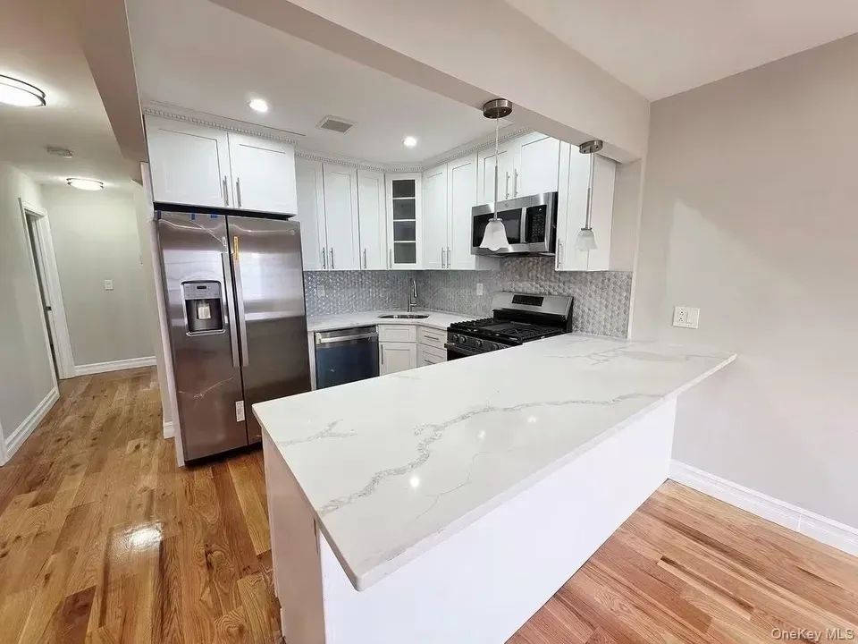 3 Bed 1 Bath Urban Residential Condo in Queens, NY - 1