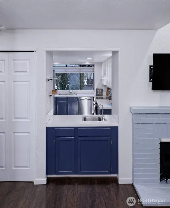 3 Bed 1 Bath Urban Residential Condo in Seattle, WA - 5