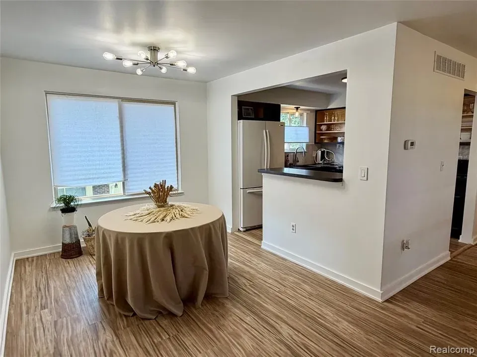 3 Bed 1 Bath Urban Residential Condo in Troy, MI - 4