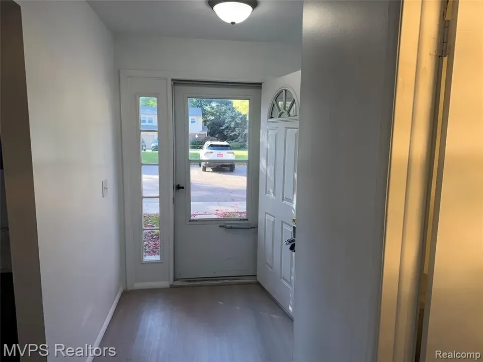 3 Bed 1 Bath Urban Residential Condo in Troy, MI - 3
