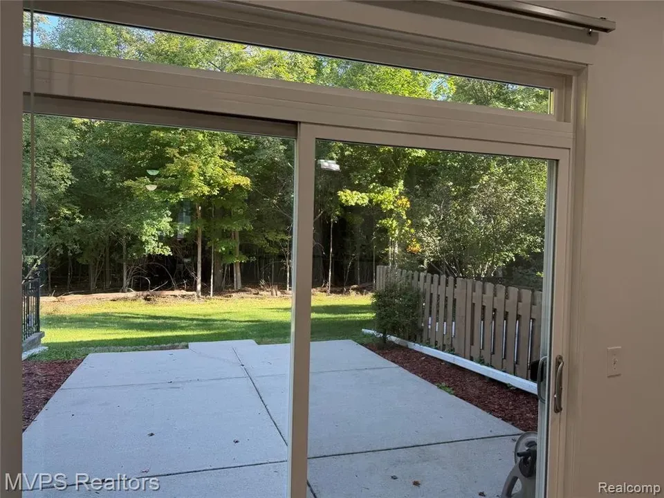 3 Bed 1 Bath Urban Residential Condo in Troy, MI - 5