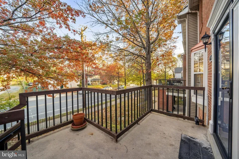 3 Bed 1 Bath Urban Residential Condo in Washington, DC - 3