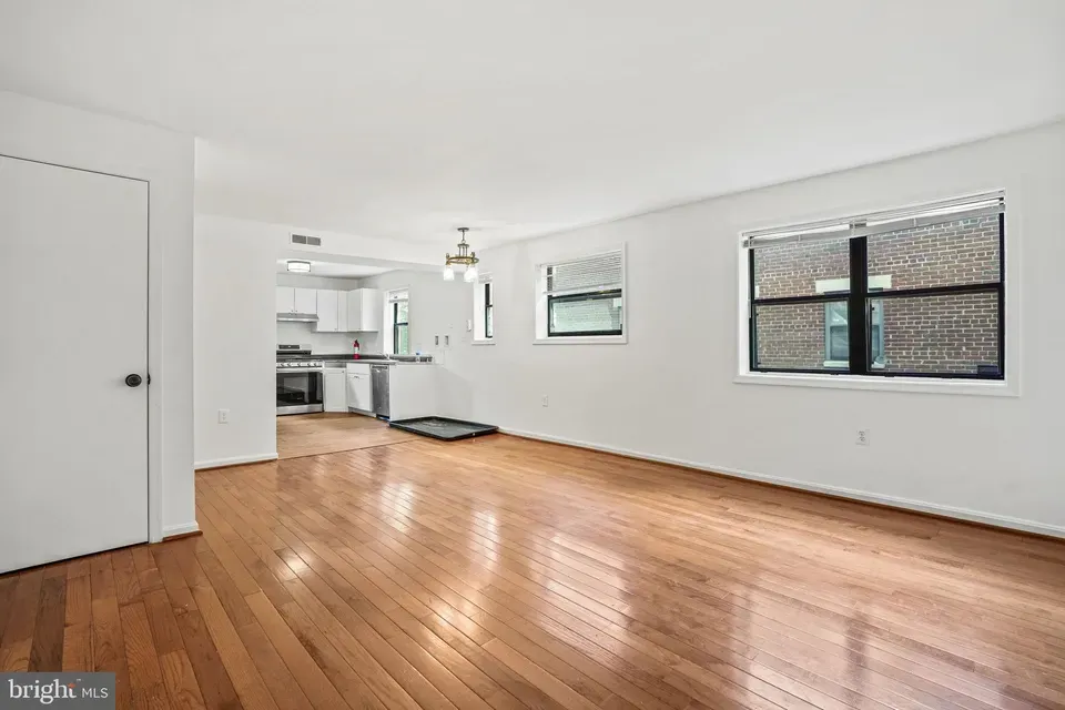 3 Bed 1 Bath Urban Residential Condo in Washington, DC - 1