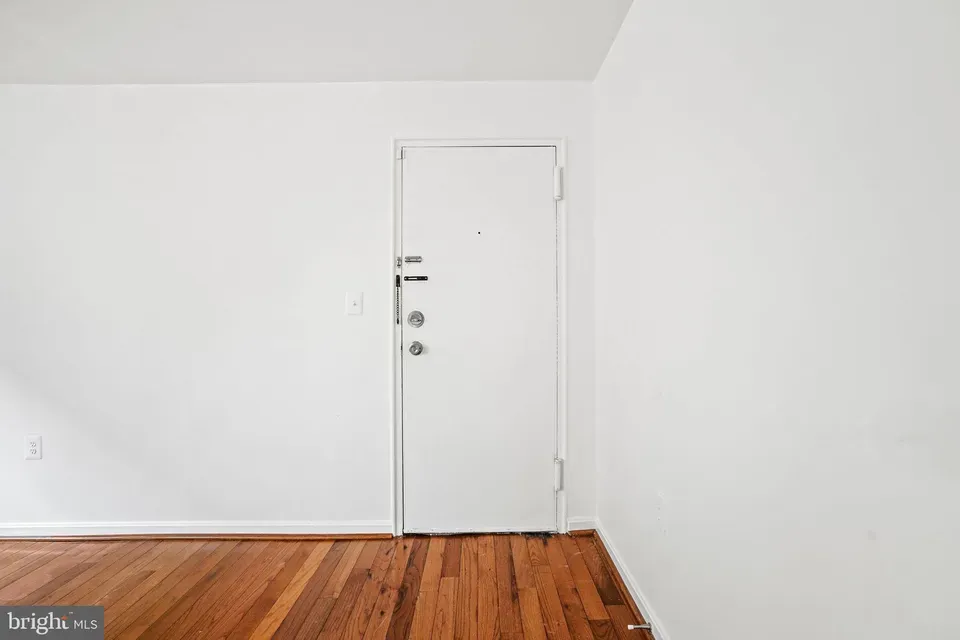 3 Bed 1 Bath Urban Residential Condo in Washington, DC - 4