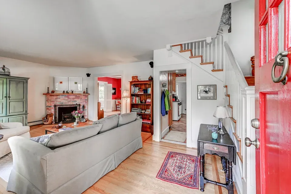 3 Bed 2 Bath Classic Historic Era Home in Baltimore, MD - 4