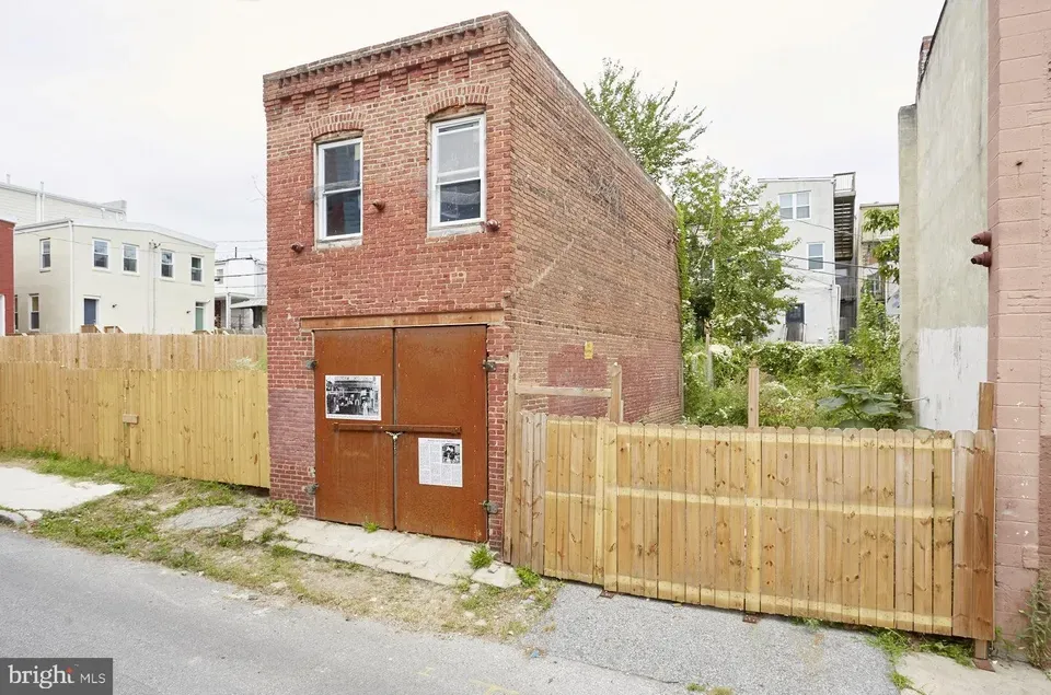 3 Bed 2 Bath Classic Historic Era Home in Baltimore, MD