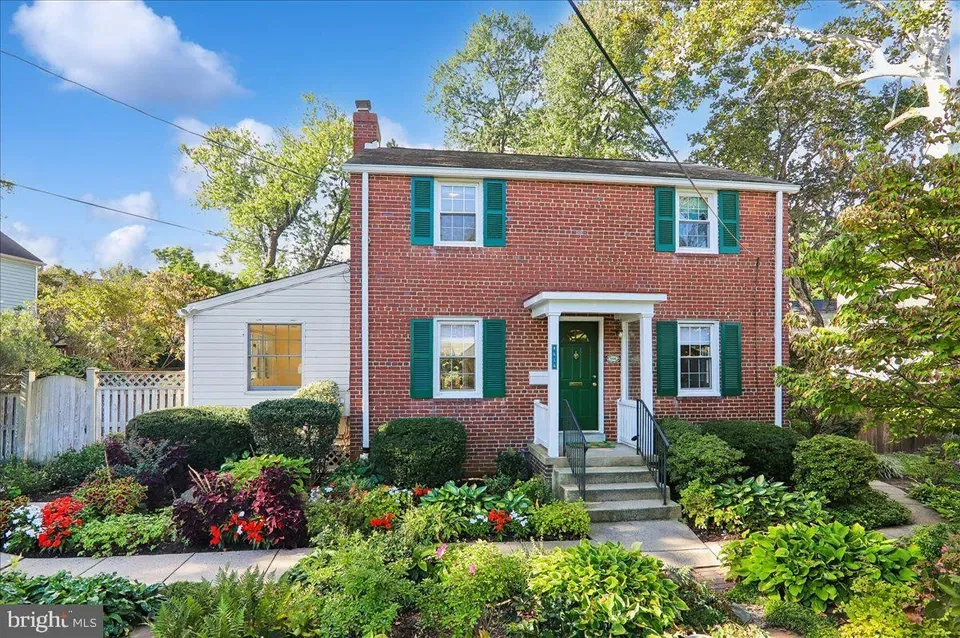 3 Bed 2 Bath Classic Historic Era Home in Bethesda, MD - 1