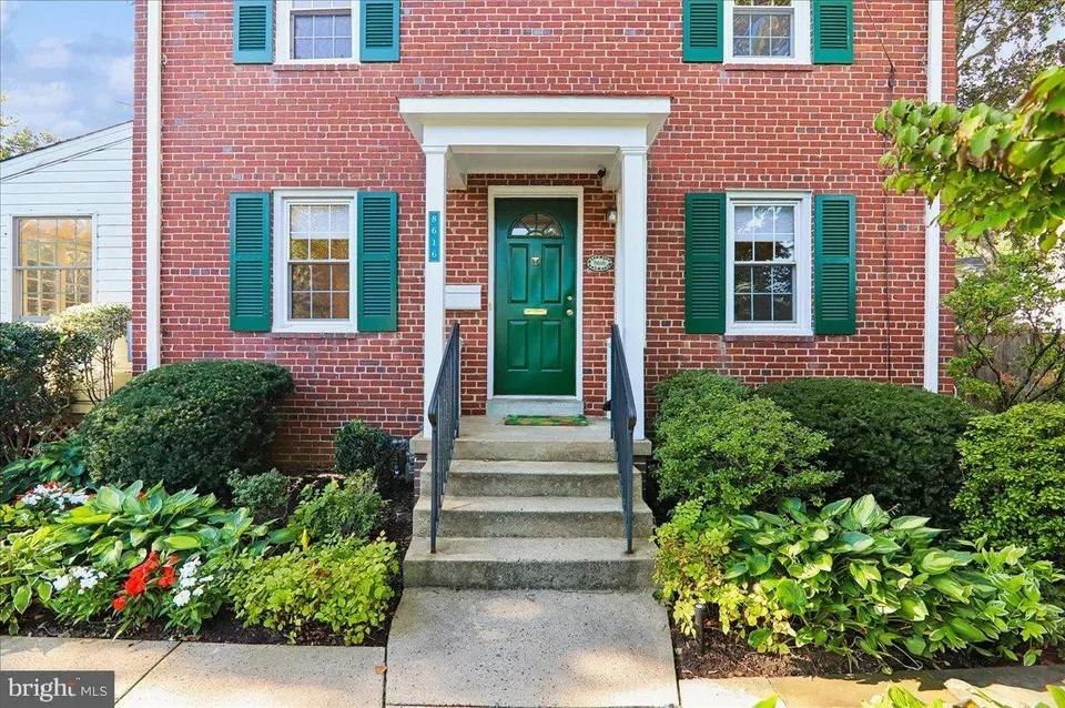 3 Bed 2 Bath Classic Historic Era Home in Bethesda, MD - 2