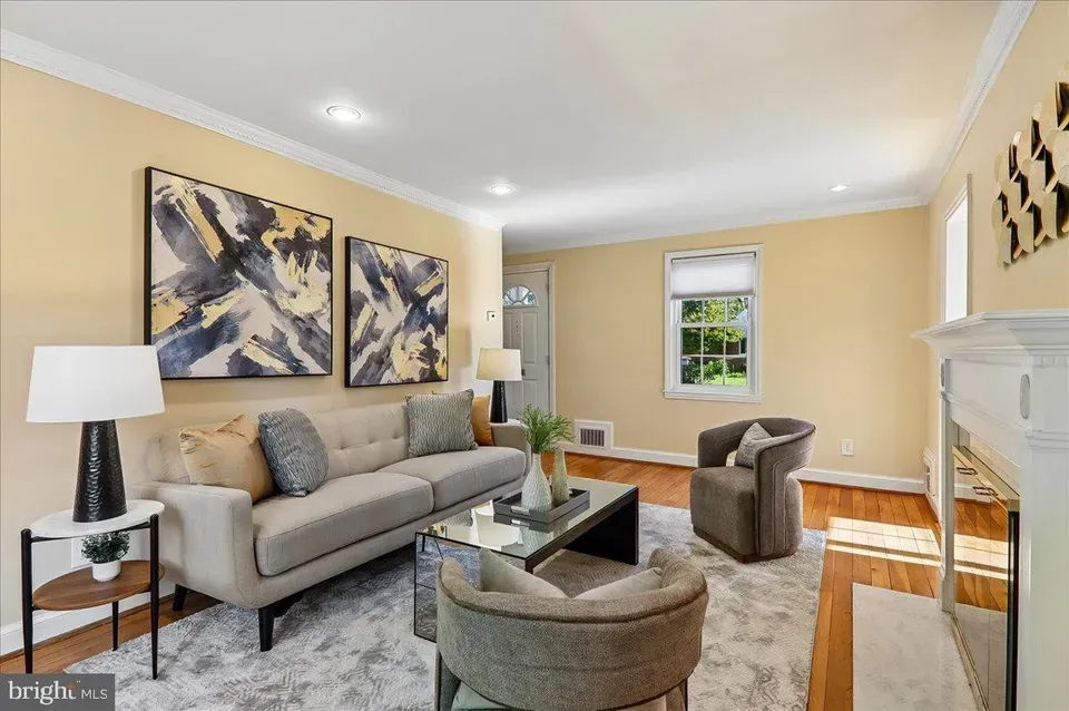 3 Bed 2 Bath Classic Historic Era Home in Bethesda, MD - 3