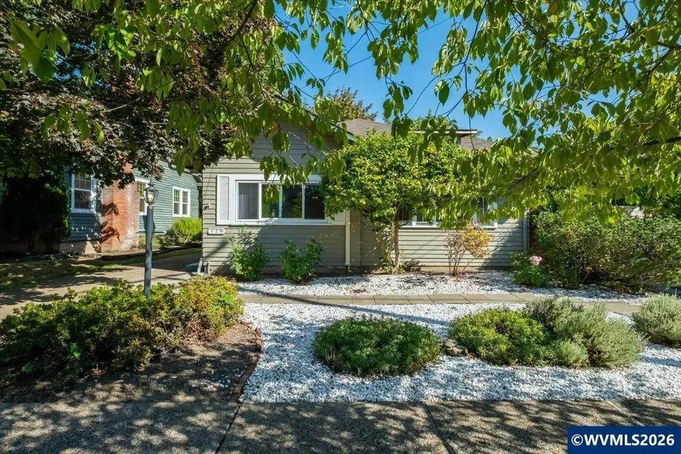 3 Bed 2 Bath Classic Historic Era Home in Corvallis, OR - 2