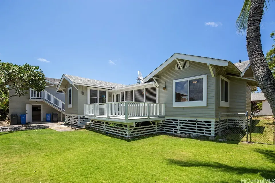 3 Bed 2 Bath Classic Historic Era Home in Kailua, HI - 1